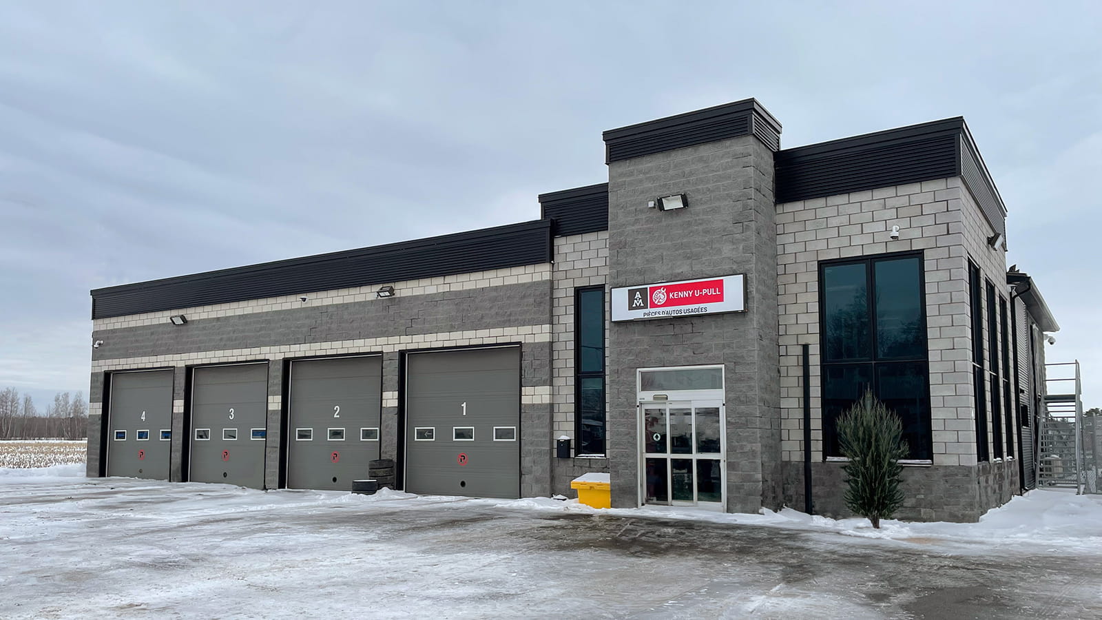 https://old.kennyupull.com/wp-content/uploads/2024/03/drummondville-storefront-1-resized.jpg