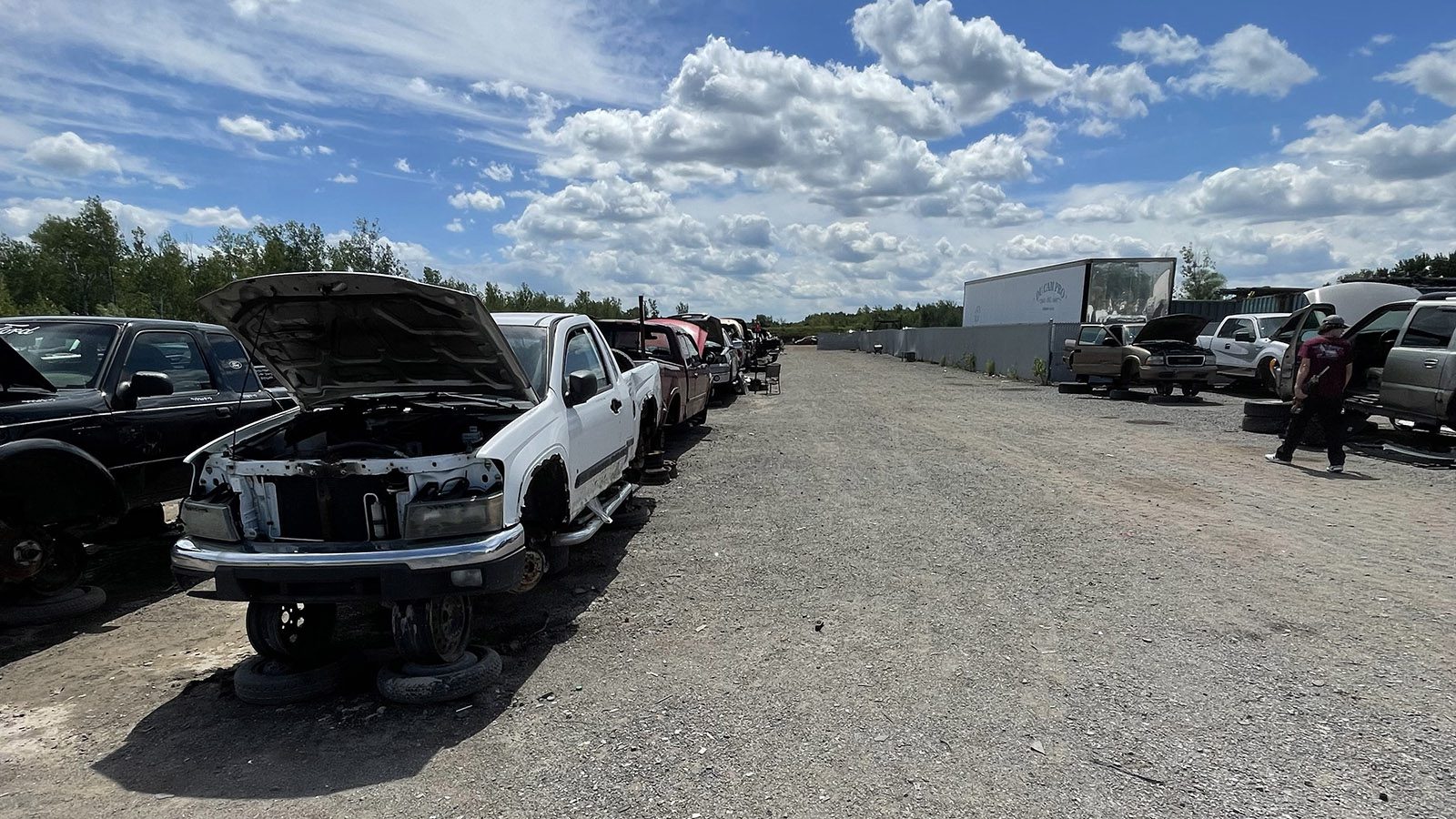 ALT: Kenny U-Pull Gatineau Wrecking Salvage and Recycle Yard