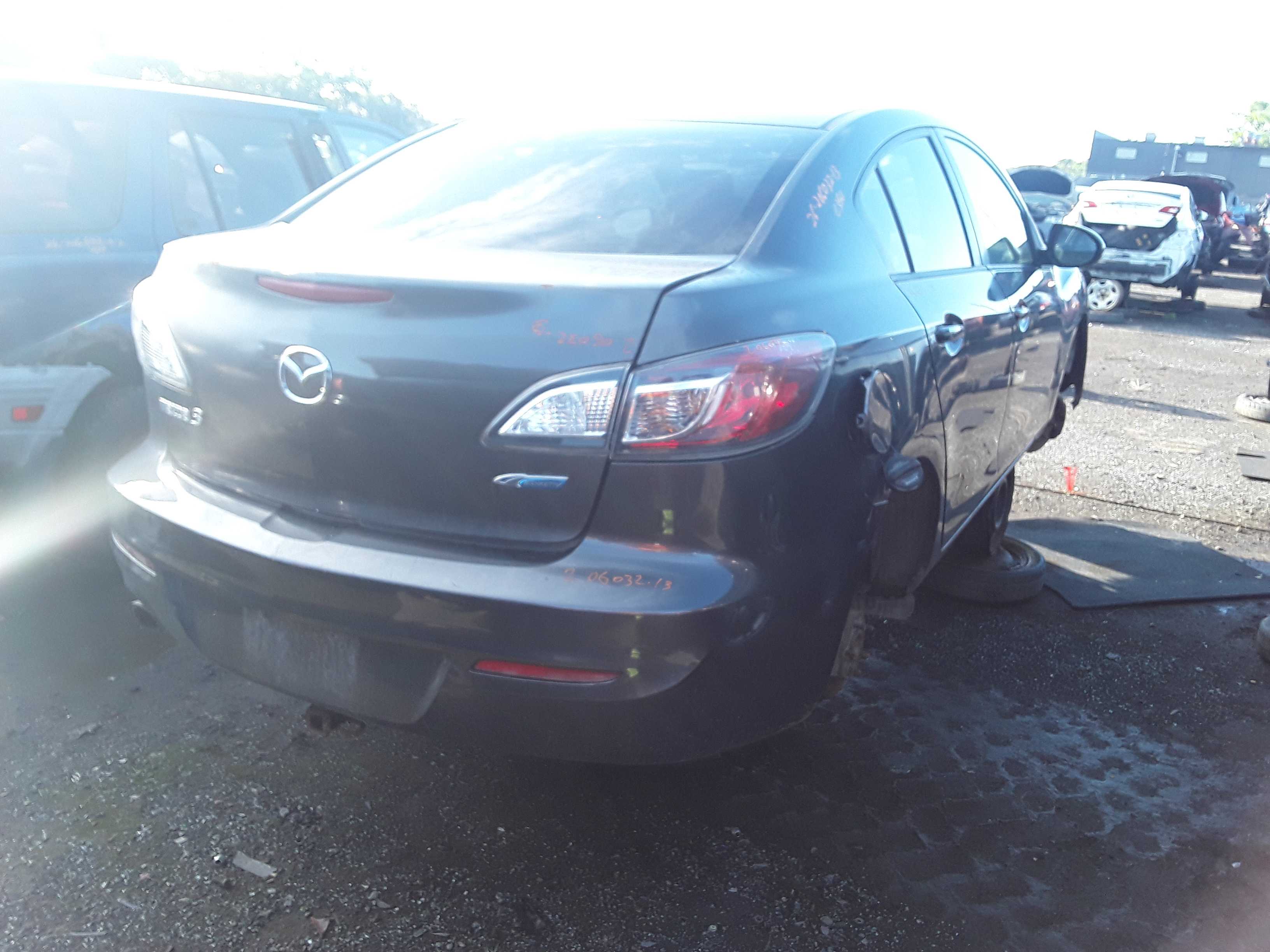 MAZDA MAZDA3 2013