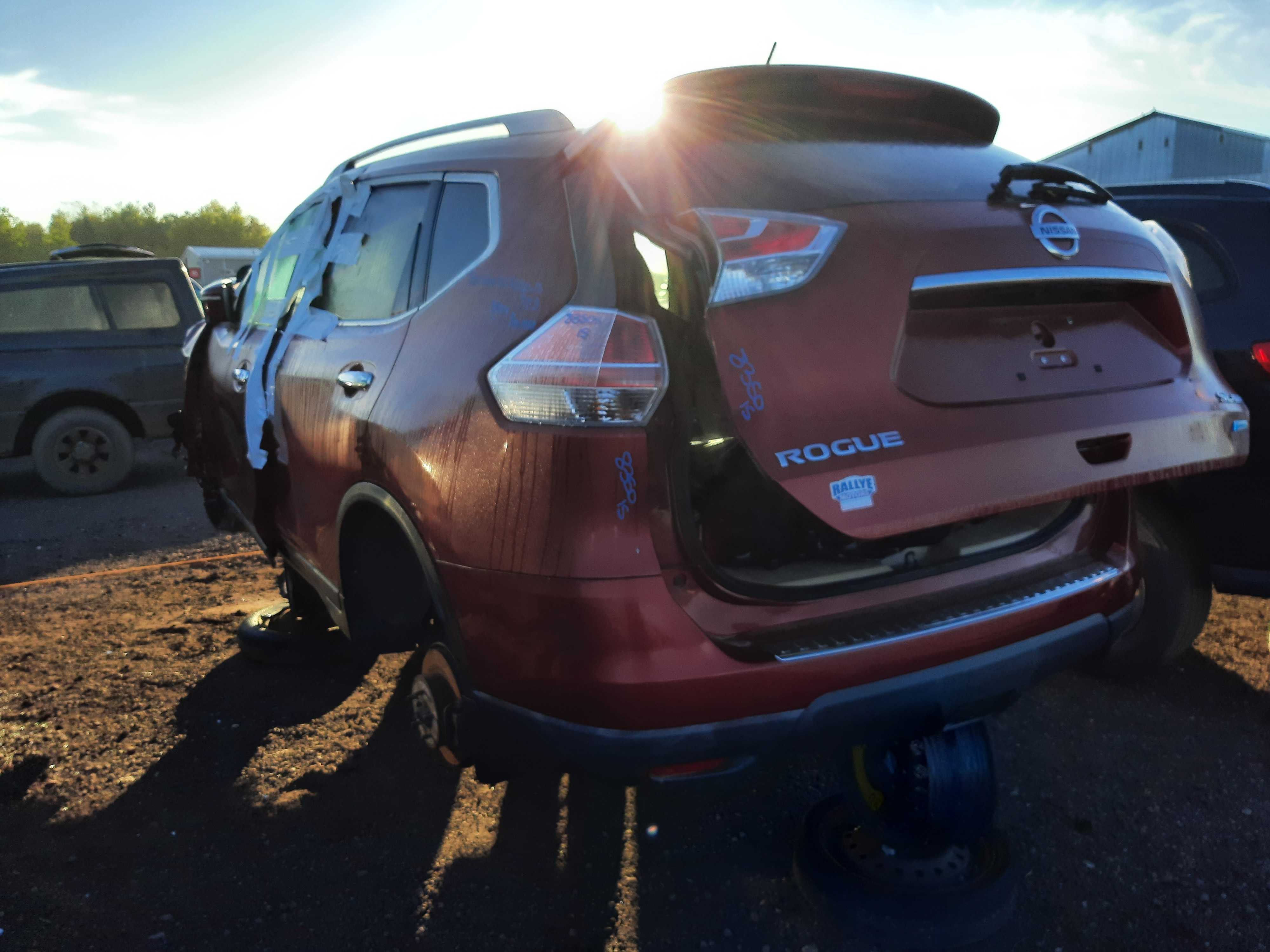 NISSAN ROGUE 2015